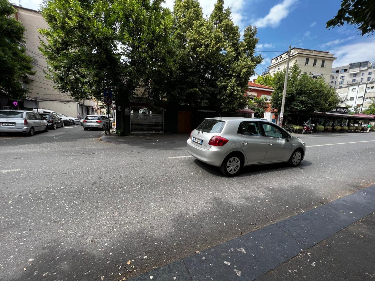 Boulevard Apartment Tiranë Luaran gambar